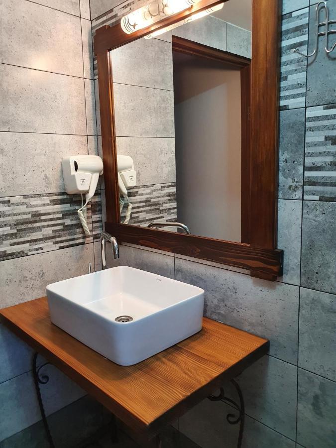 Rooms Poienita Slănic-Moldova Eksteriør bilde